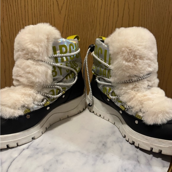 Circus by Sam Edelman Black and Cream Winter Boots - Picture 2 of 9